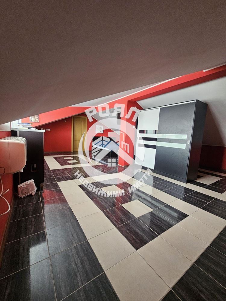 Роял Имоти продава Ексклузивно самостоятелна, обзаведена къща с двор в село Брестник, Пловдив - 0