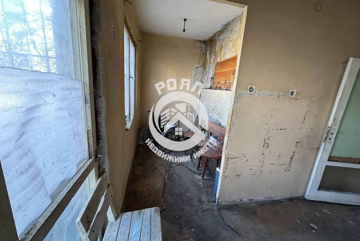 Роял Имоти продава Ексклузивно четиристаен апартамент на ул.Зенит в кв.Изгрев - 0