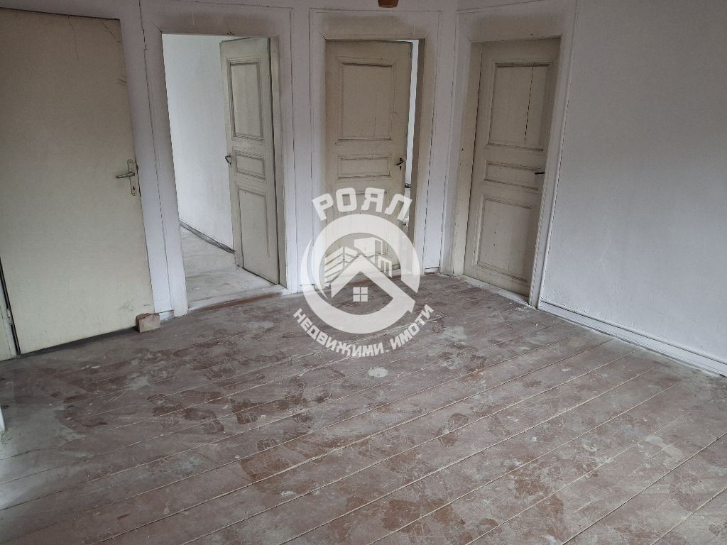 Роял Имоти продава двуетажна къща в гр.Перущица - 0