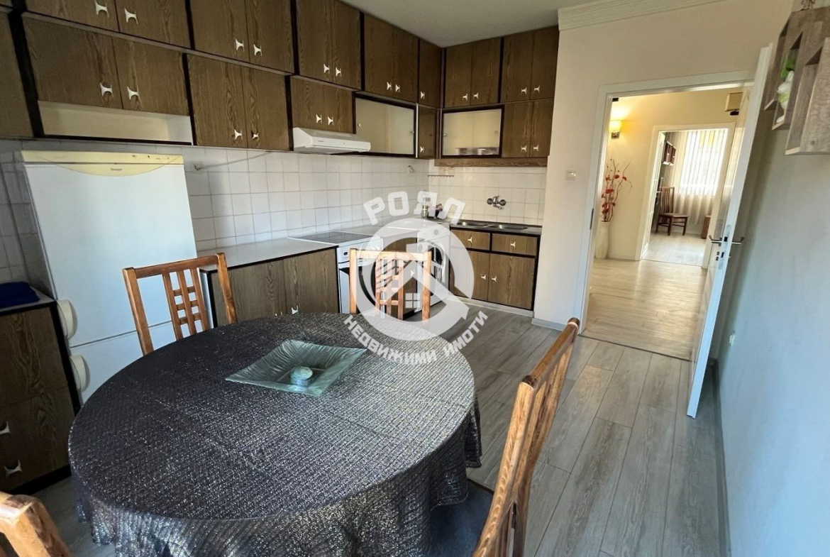 Роял Имоти отдава под наем четитистаен апаркамент в кв.Каменица - 0