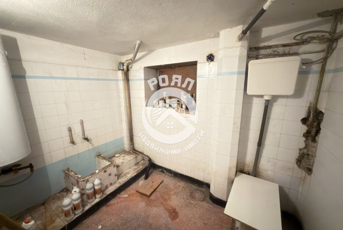 Роял Имоти отдава под наем магазин в Центъра на гр.Пловдив - 0