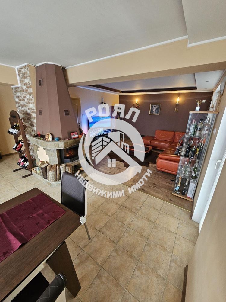 Роял Имоти продава Ексклузивно самостоятелна, обзаведена къща с двор в село Брестник, Пловдив - 0