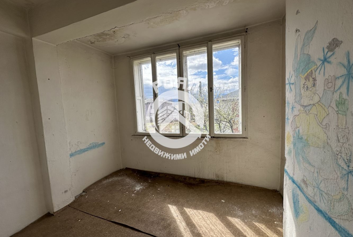 Роял Имоти продава Ексклузивно етаж от къща в гр.Стамболийски - 0