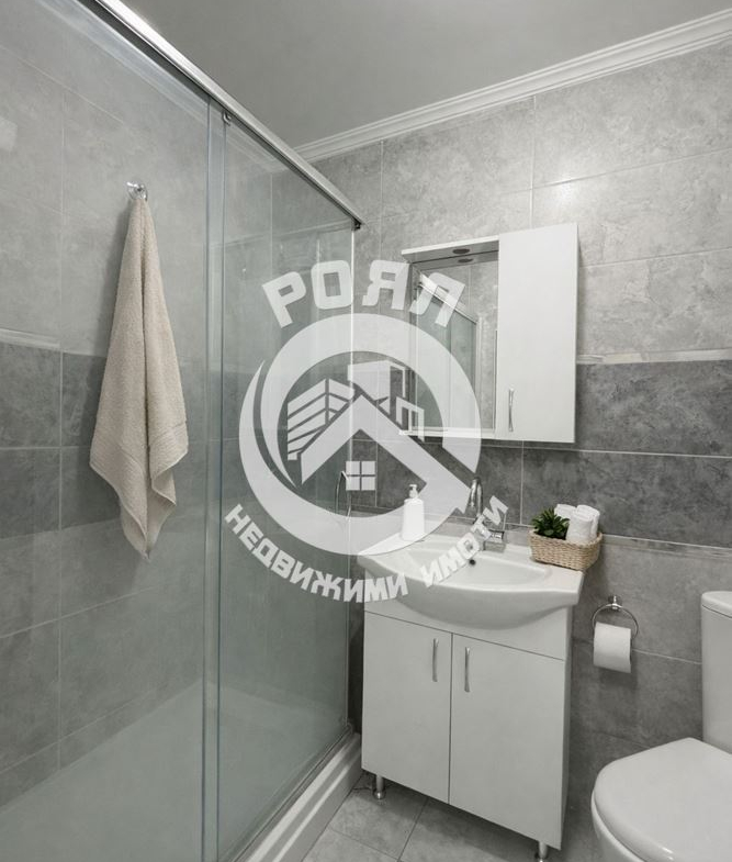 Роял имоти продава двустаен апартамент в Томов Плаза кв Тракия - 0
