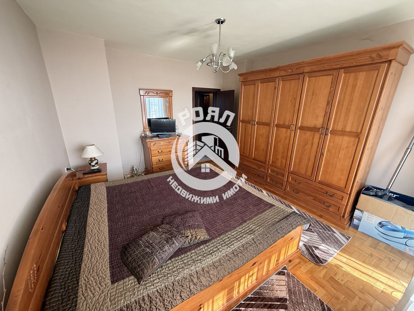 Роял имоти продава Ексклузивно тристаен апартамент в гр. Садово - 0