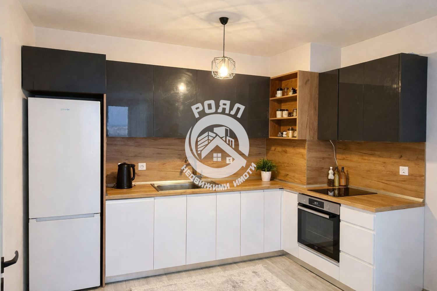 Роял имоти продава двустаен апартамент в Томов Плаза кв Тракия - 0