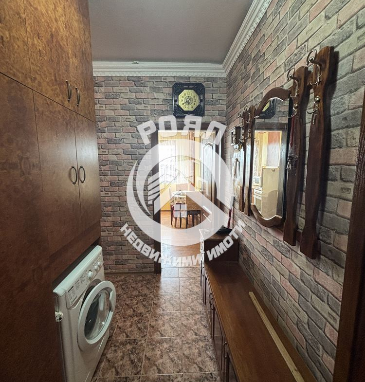 Роял Имоти продава ЕКСКЛУЗИВНО двустаен апартамент с три отделни помещения в кв. Южен, Пловдив - 0