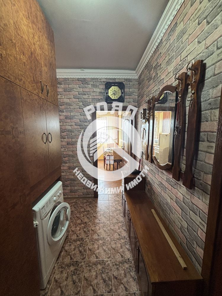 Роял Имоти продава ЕКСКЛУЗИВНО двустаен апартамент с три отделни помещения в кв. Южен, Пловдив - 0