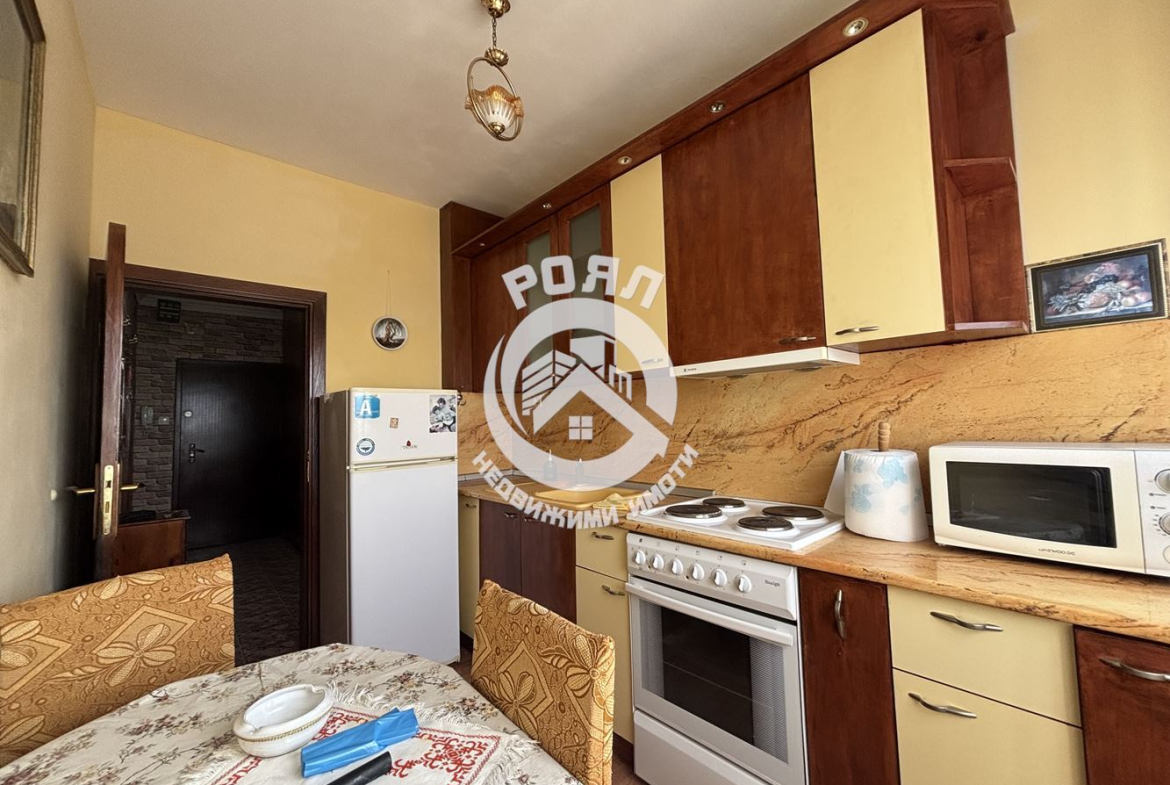 Роял Имоти продава ЕКСКЛУЗИВНО двустаен апартамент с три отделни помещения в кв. Южен, Пловдив - 0