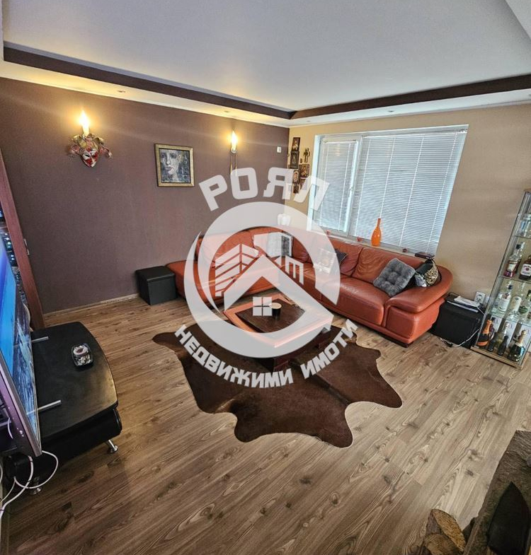 Роял Имоти продава Ексклузивно самостоятелна, обзаведена къща с двор в село Брестник, Пловдив - 0