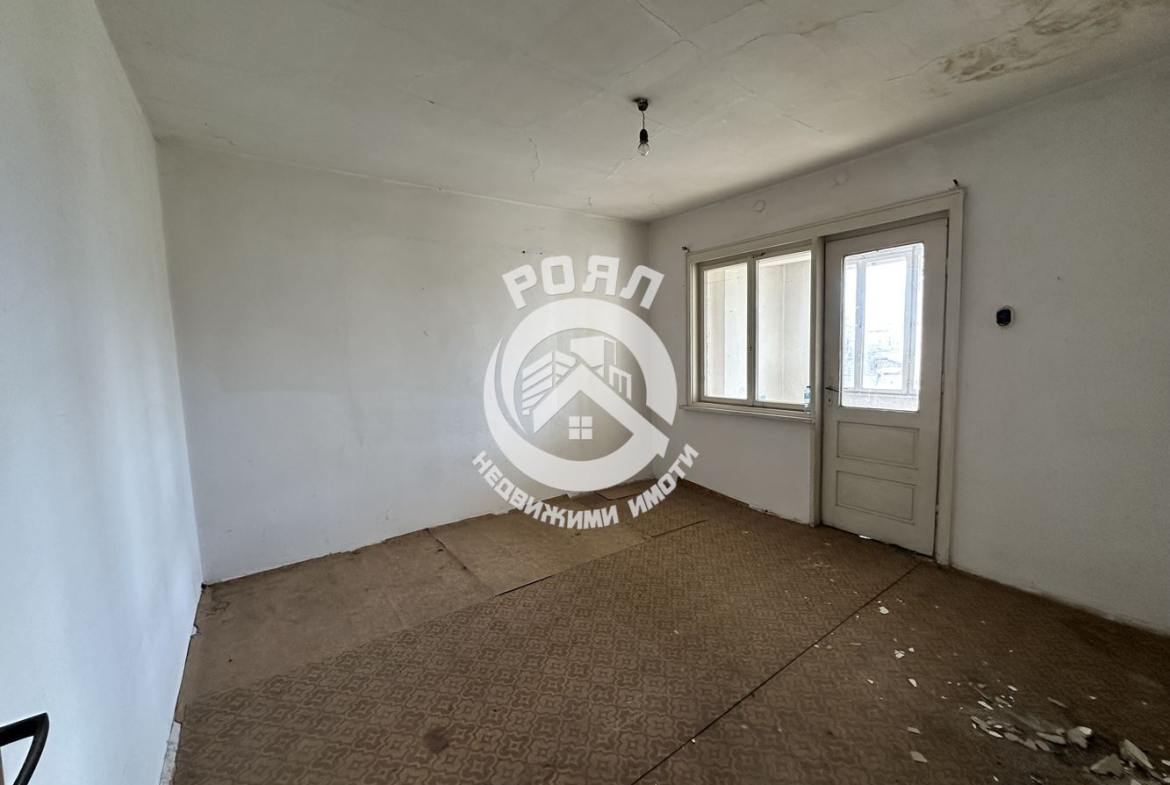 Роял Имоти продава Ексклузивно етаж от къща в гр.Стамболийски - 0