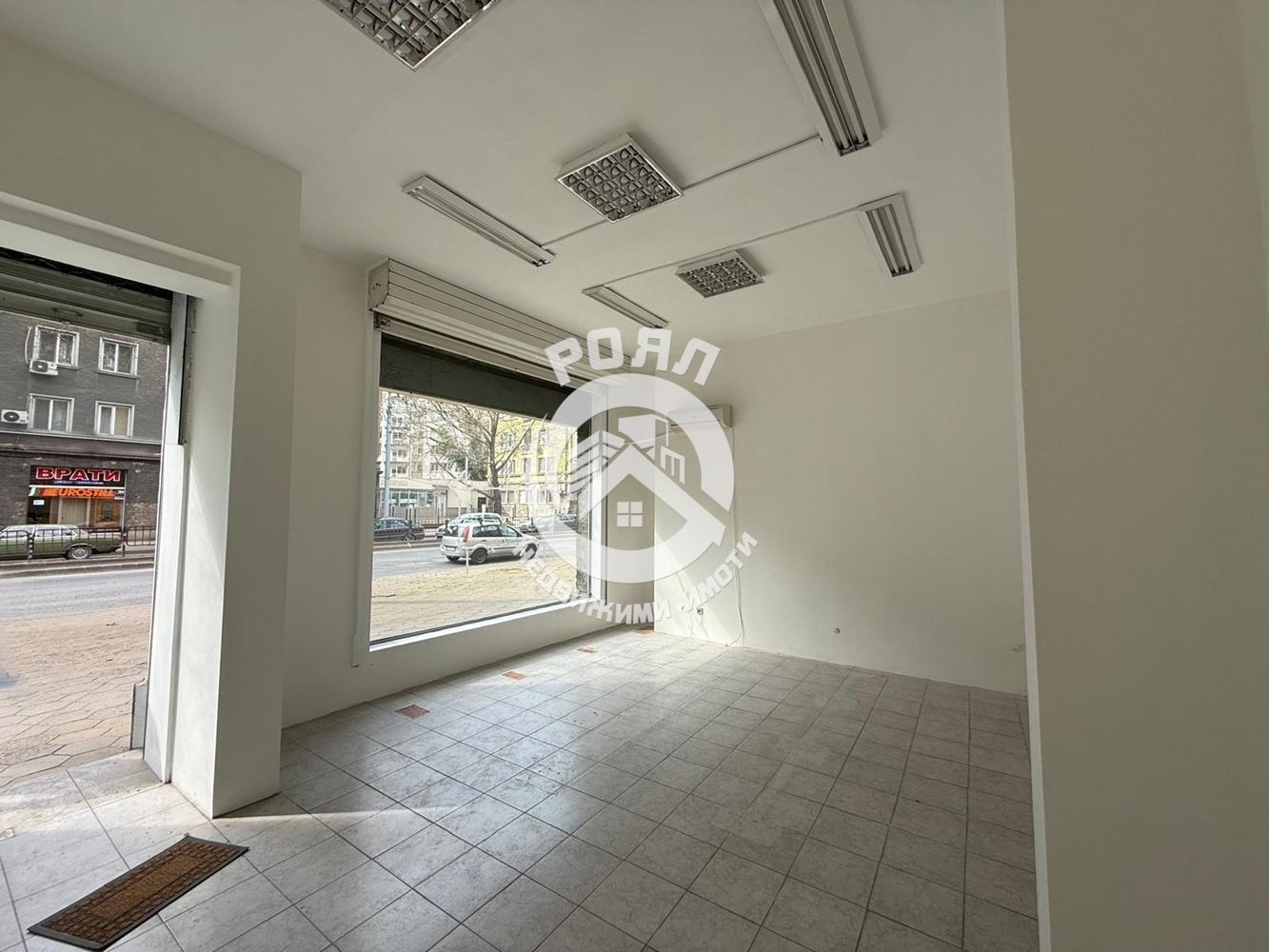 Роял имоти отдава магазин на Центъра на град Пловдив - 0