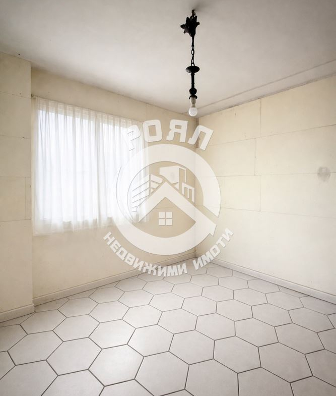 Роял имоти продава ТОП ЦЕНТЪР, двустаен апартамент в град Асеновград - 0