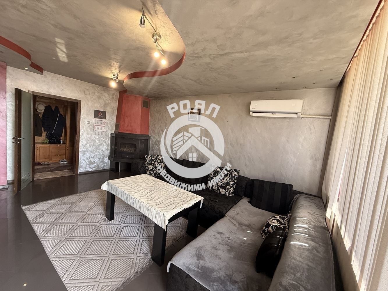 Роял имоти продава Ексклузивно тристаен апартамент в гр. Садово - 0