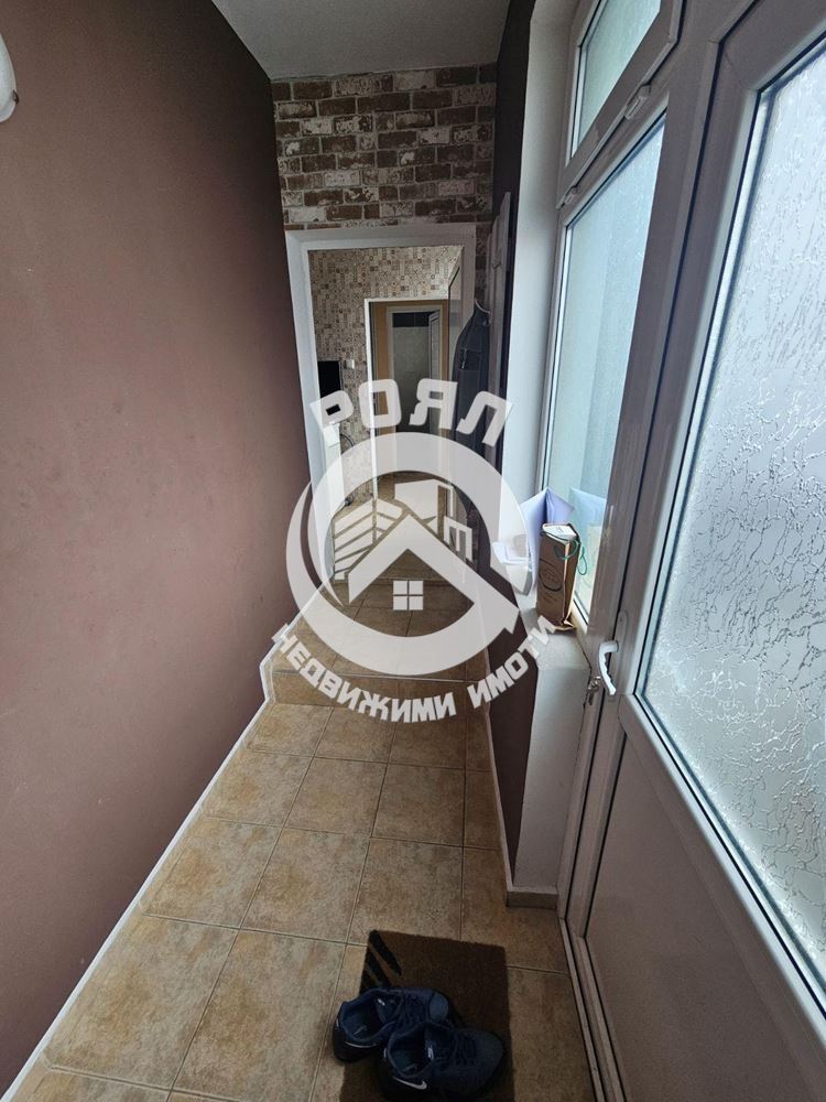 Роял Имоти продава Ексклузивно самостоятелна, обзаведена къща с двор в село Брестник, Пловдив - 0