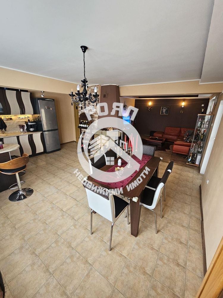 Роял Имоти продава Ексклузивно самостоятелна, обзаведена къща с двор в село Брестник, Пловдив - 0