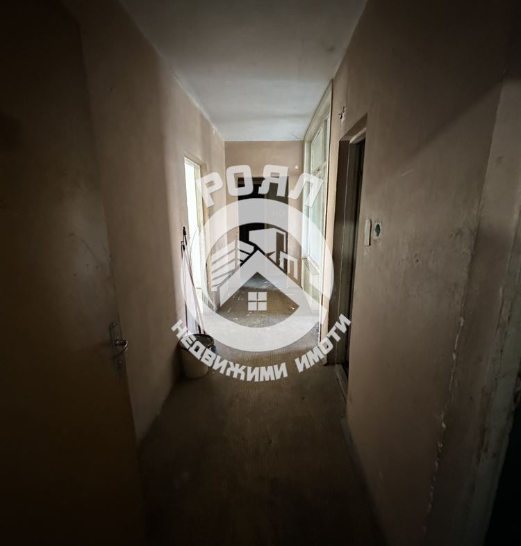 Роял Имоти продава Ексклузивно четиристаен апартамент на ул.Зенит в кв.Изгрев - 0