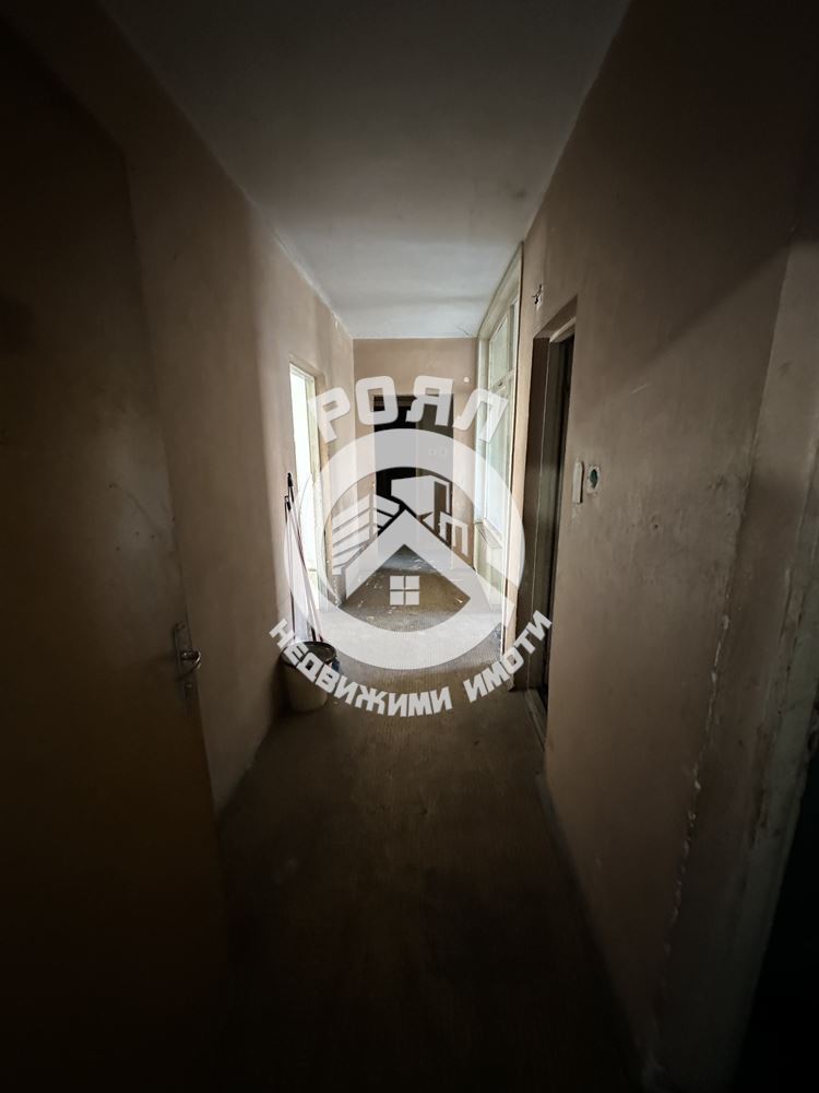 Роял Имоти продава Ексклузивно четиристаен апартамент на ул.Зенит в кв.Изгрев - 0