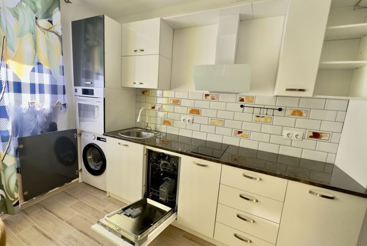 Роял Имоти продава двустаен, обзаведен апартамент,Коматевско шосе,Пловдив - 0