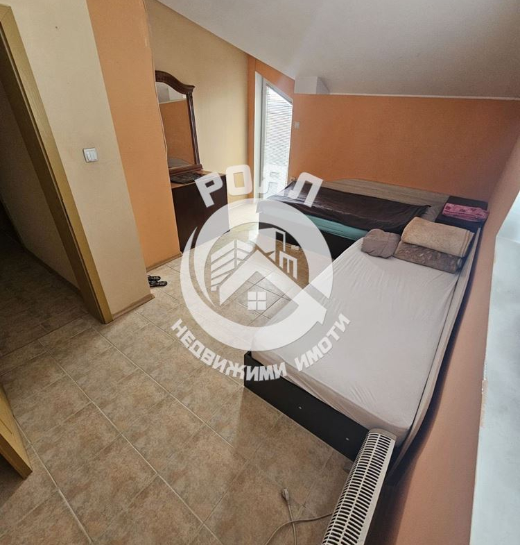 Роял Имоти продава Ексклузивно самостоятелна, обзаведена къща с двор в село Брестник, Пловдив - 0