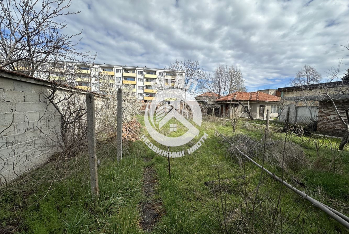 Роял Имоти продава Ексклузивно етаж от къща в гр.Стамболийски - 0