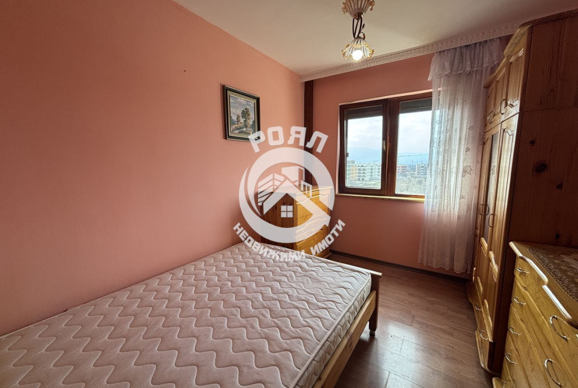 Роял Имоти продава ЕКСКЛУЗИВНО двустаен апартамент с три отделни помещения в кв. Южен, Пловдив - 0