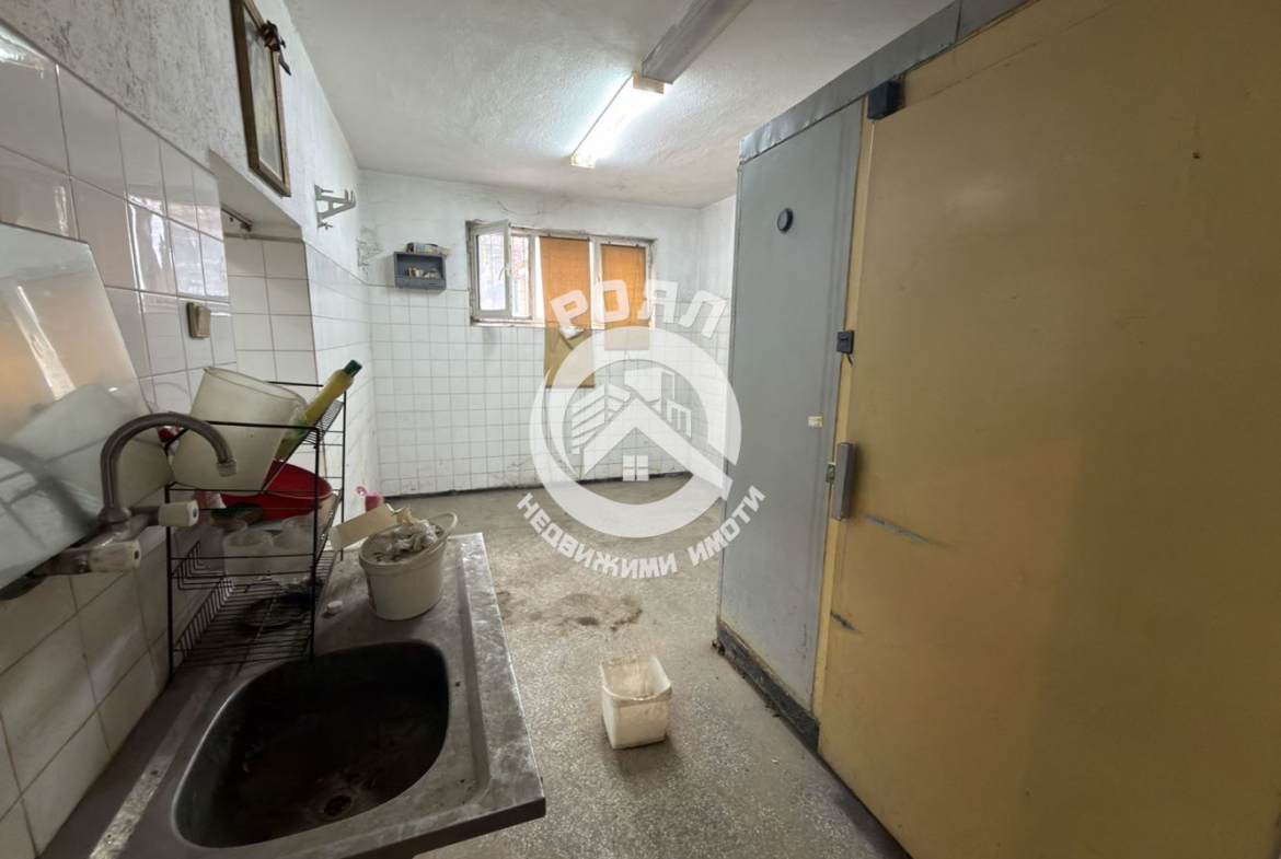 Роял Имоти отдава под наем магазин в Центъра на гр.Пловдив - 0