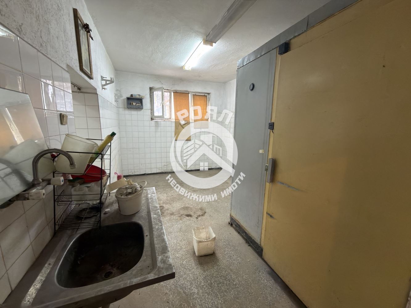 Роял Имоти отдава под наем магазин в Центъра на гр.Пловдив - 0