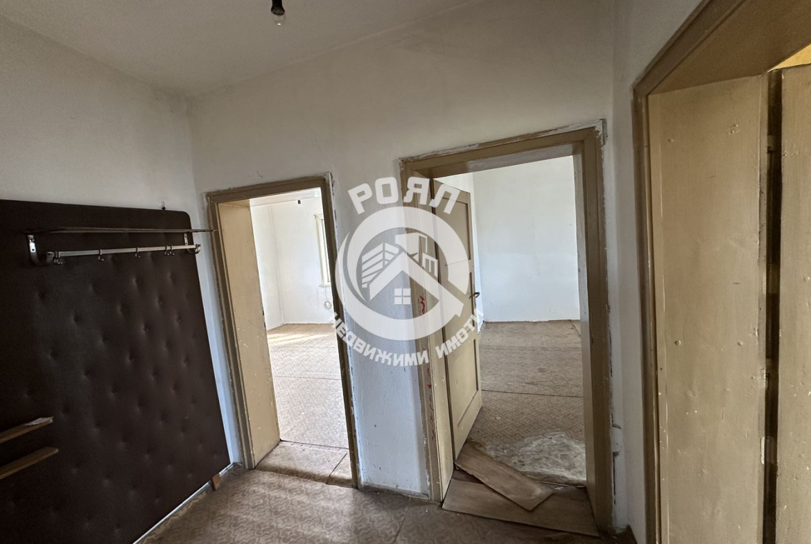 Роял Имоти продава Ексклузивно етаж от къща в гр.Стамболийски - 0