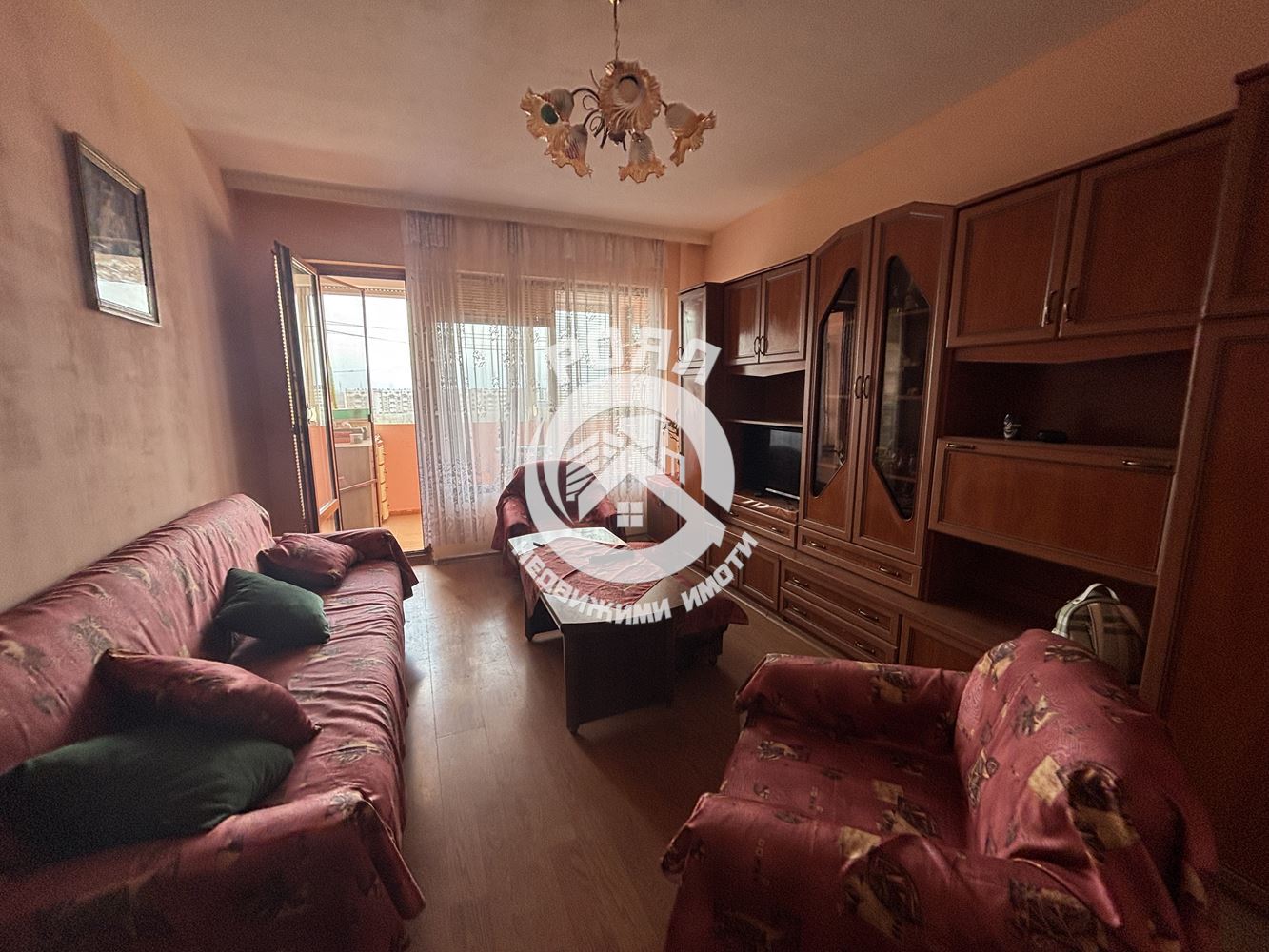 Роял Имоти продава ЕКСКЛУЗИВНО двустаен апартамент с три отделни помещения в кв. Южен, Пловдив - 0