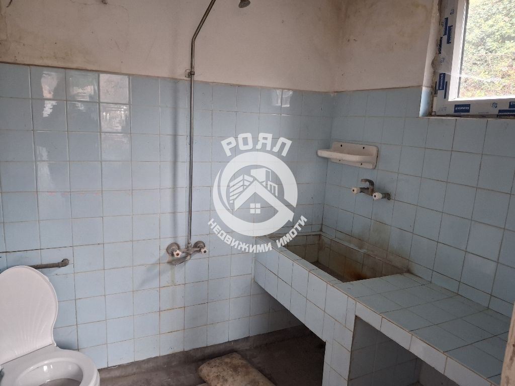 Роял Имоти продава двуетажна къща в гр.Перущица - 0