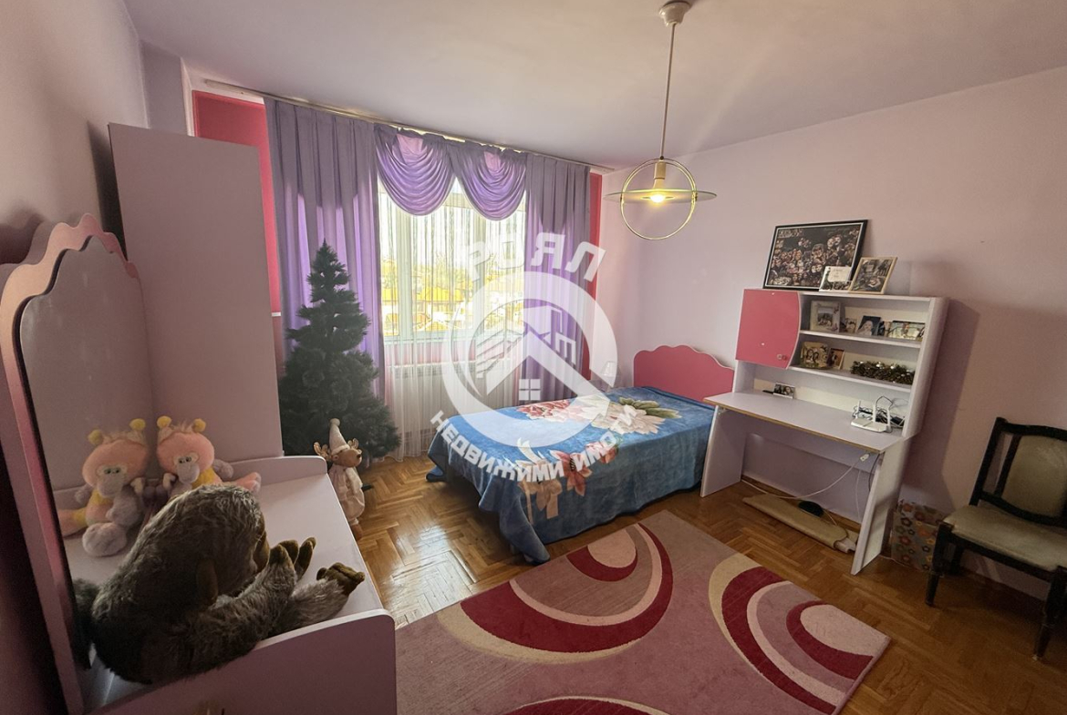 Роял имоти продава Ексклузивно тристаен апартамент в гр. Садово - 0