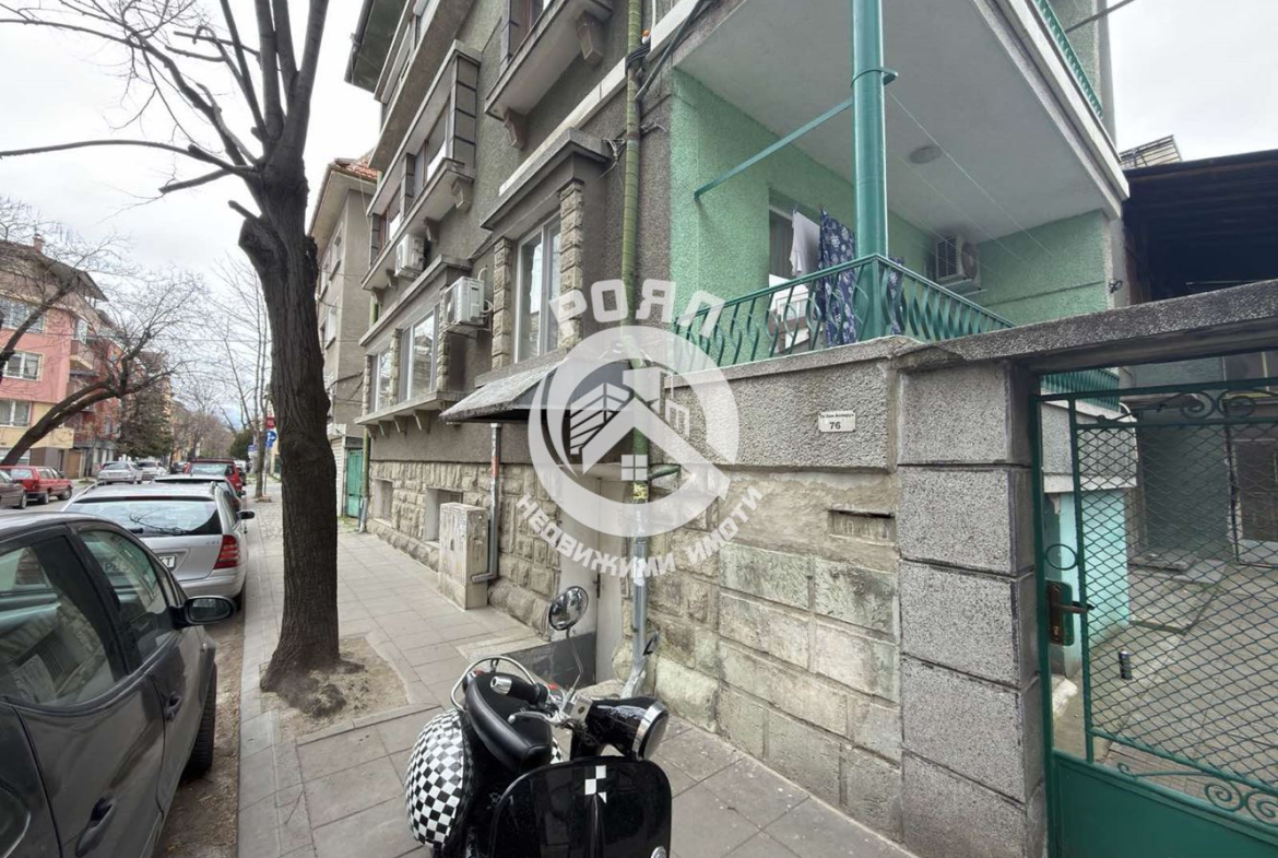 Роял Имоти отдава под наем магазин в Центъра на гр.Пловдив - 0