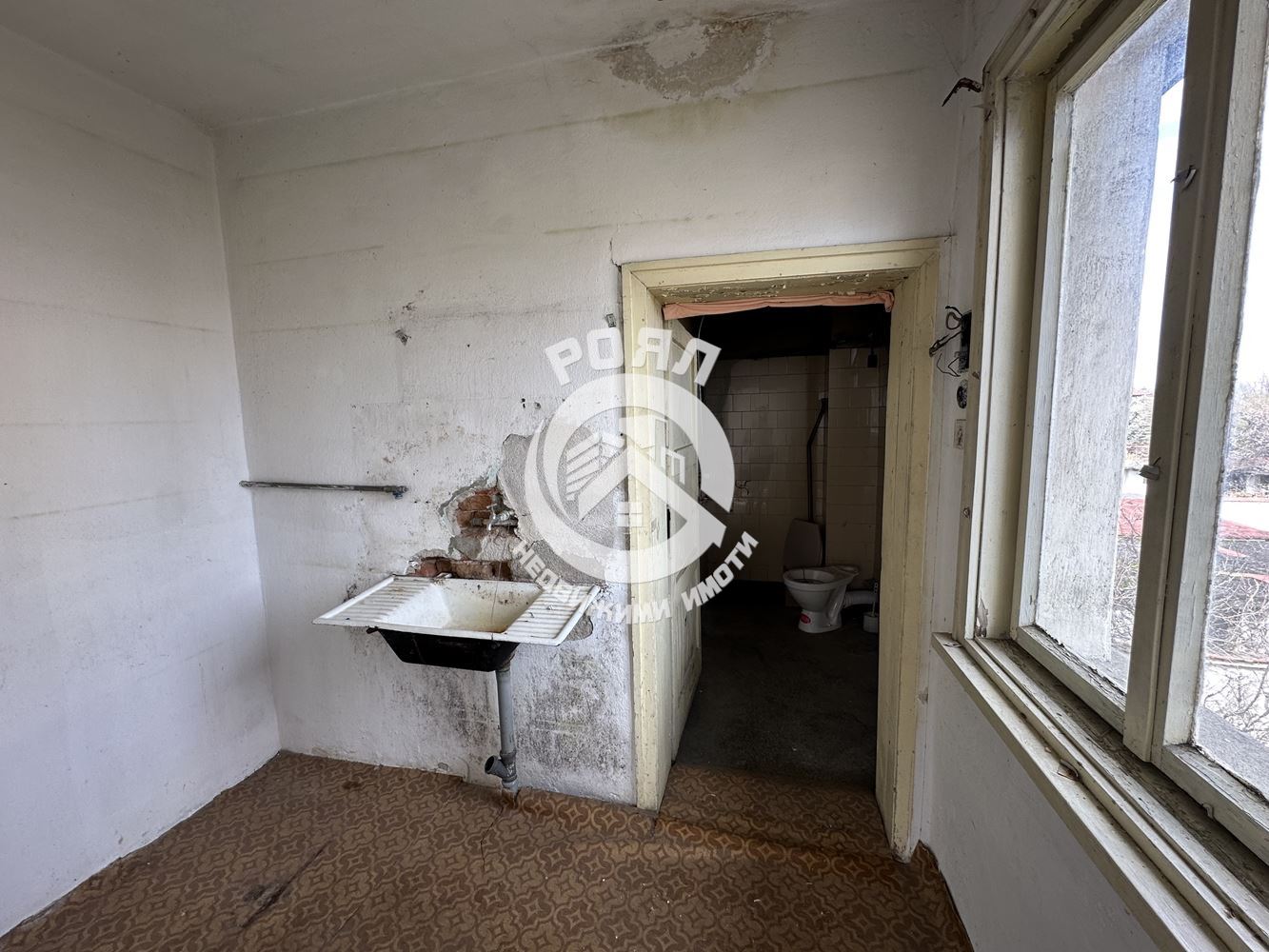 Роял Имоти продава Ексклузивно етаж от къща в гр.Стамболийски - 0