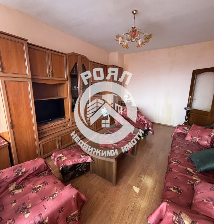 Роял Имоти продава ЕКСКЛУЗИВНО двустаен апартамент с три отделни помещения в кв. Южен, Пловдив - 0