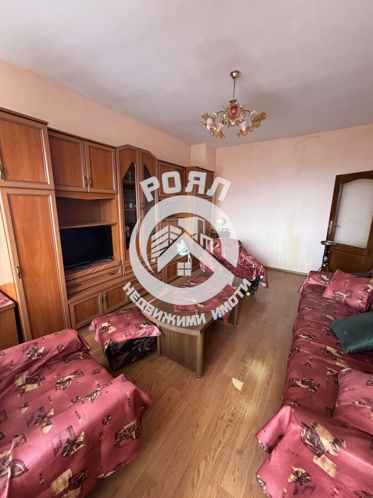 Роял Имоти продава ЕКСКЛУЗИВНО двустаен апартамент с три отделни помещения в кв. Южен, Пловдив - 0