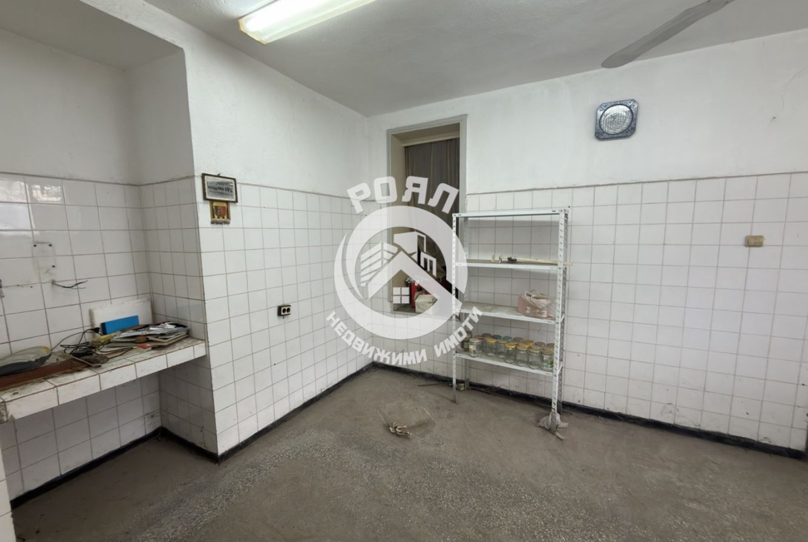 Роял Имоти отдава под наем магазин в Центъра на гр.Пловдив - 0