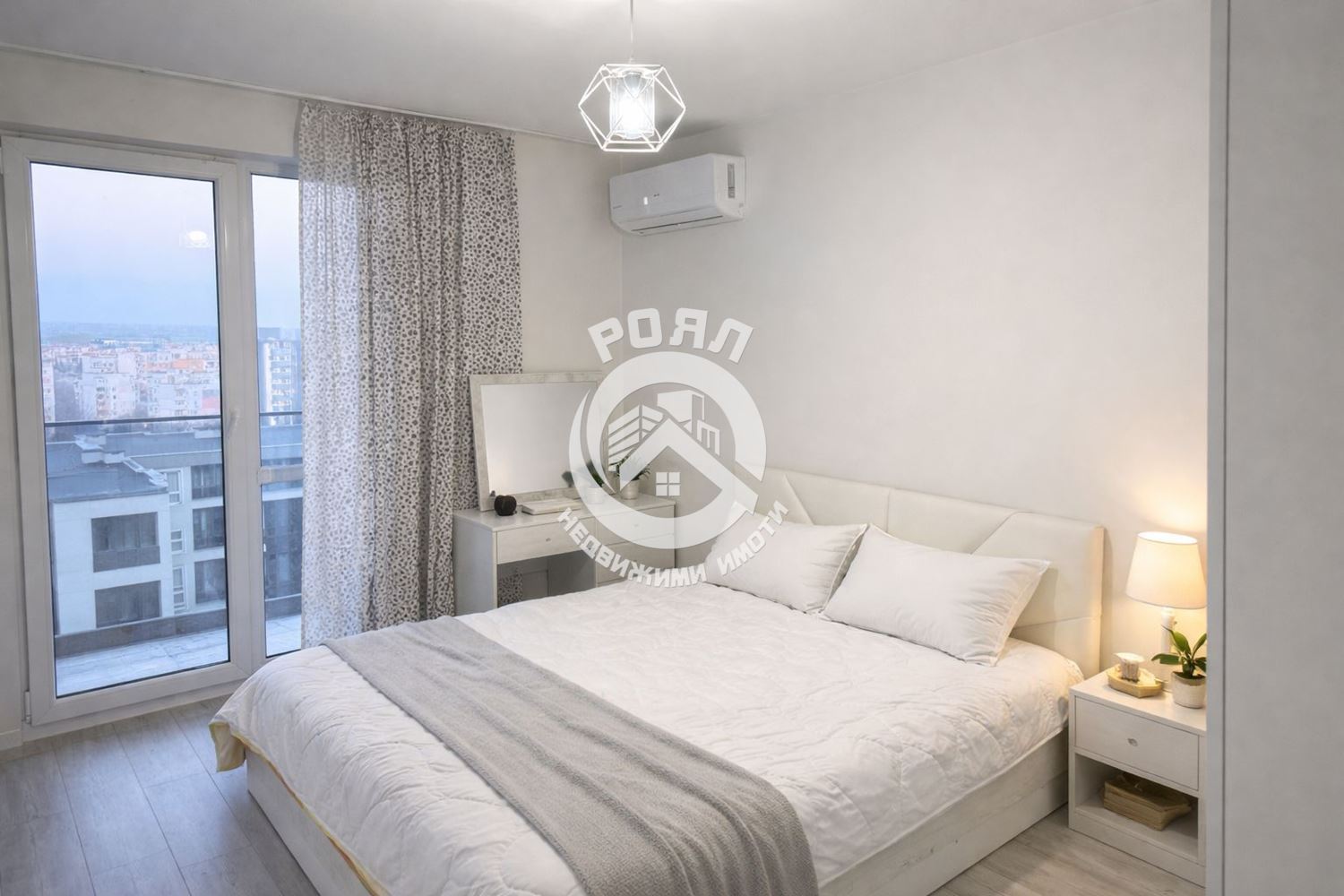 Роял имоти продава двустаен апартамент в Томов Плаза кв Тракия - 0