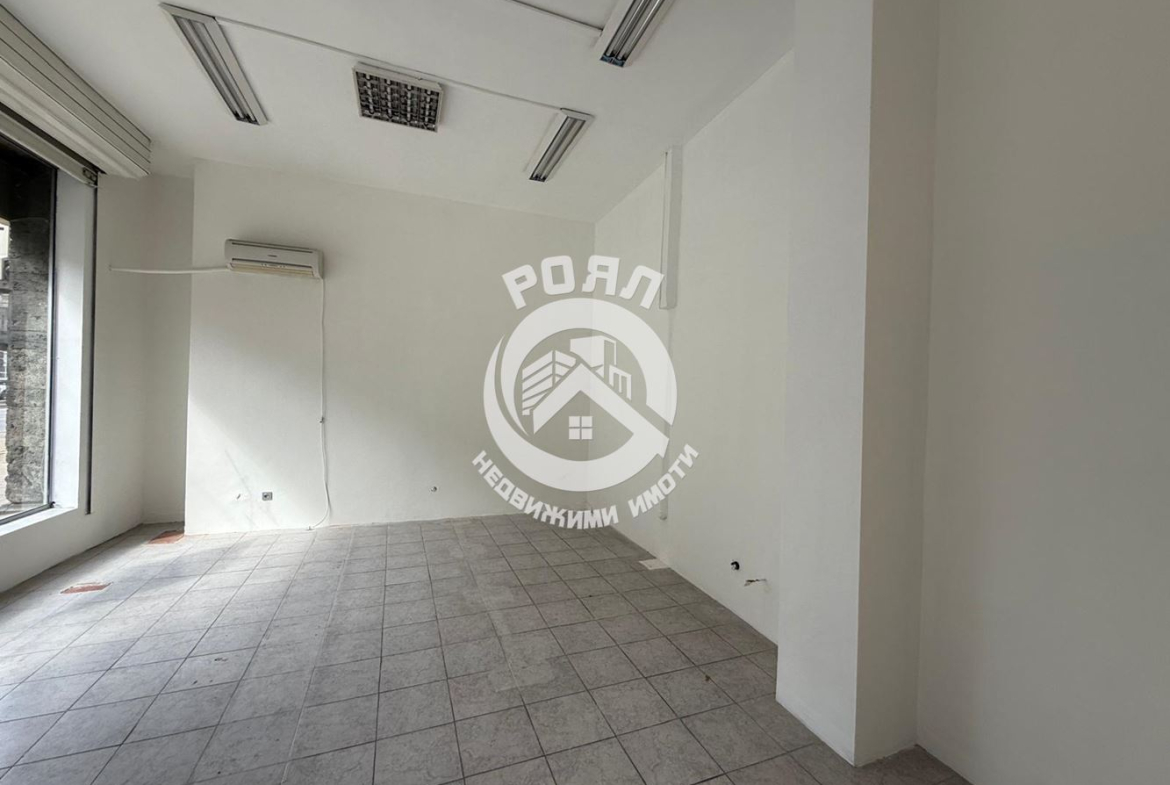 Роял имоти отдава магазин на Центъра на град Пловдив - 0