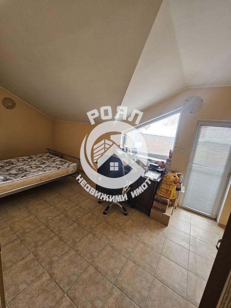 Роял Имоти продава Ексклузивно самостоятелна, обзаведена къща с двор в село Брестник, Пловдив - 0