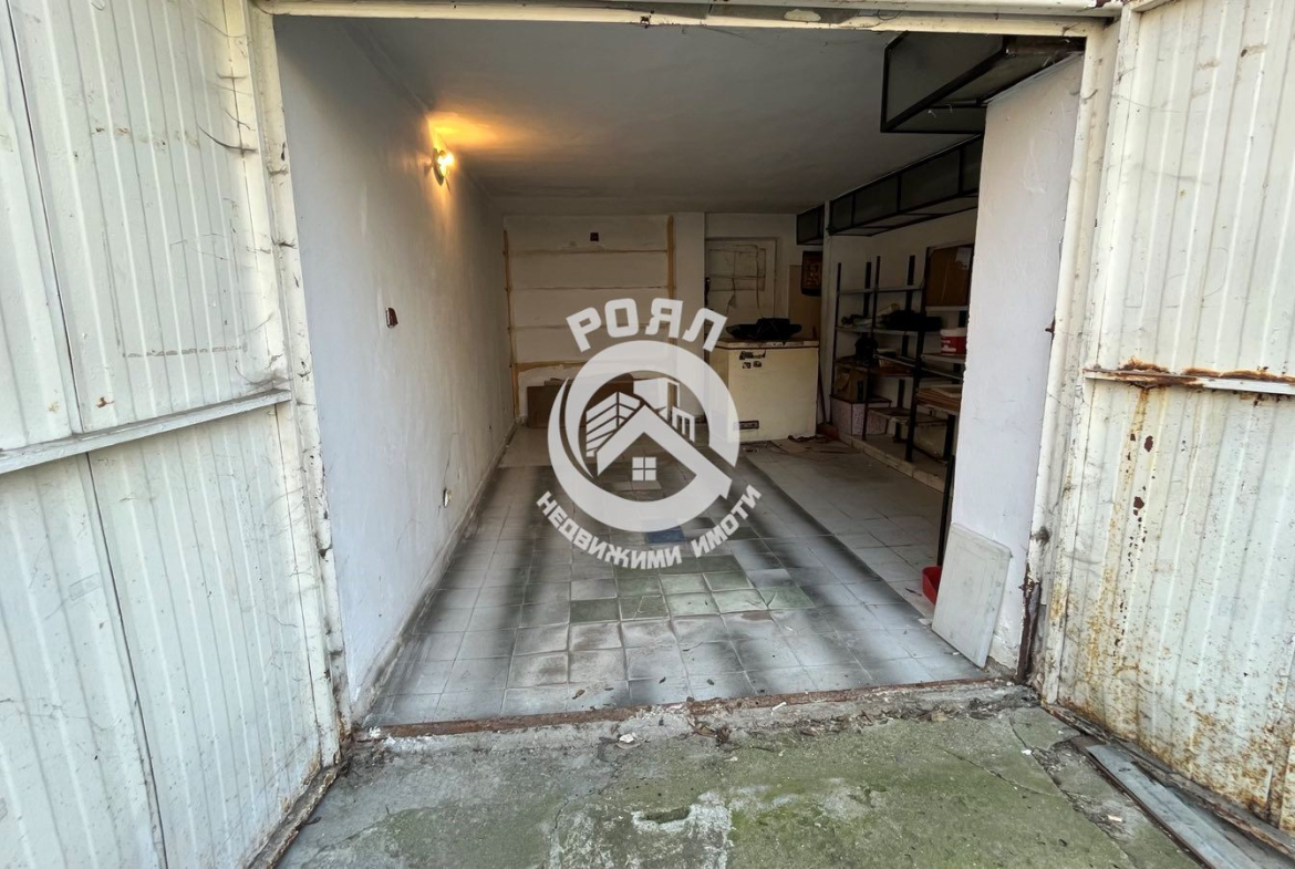 Роял Имоти отдава под наем четитистаен апаркамент в кв.Каменица - 0