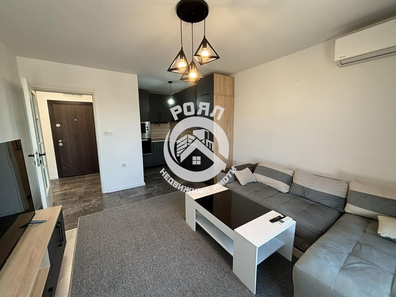 Роял Имоти отдава под наем двустаен апартамент в кв.Южен, Пловдив - 0