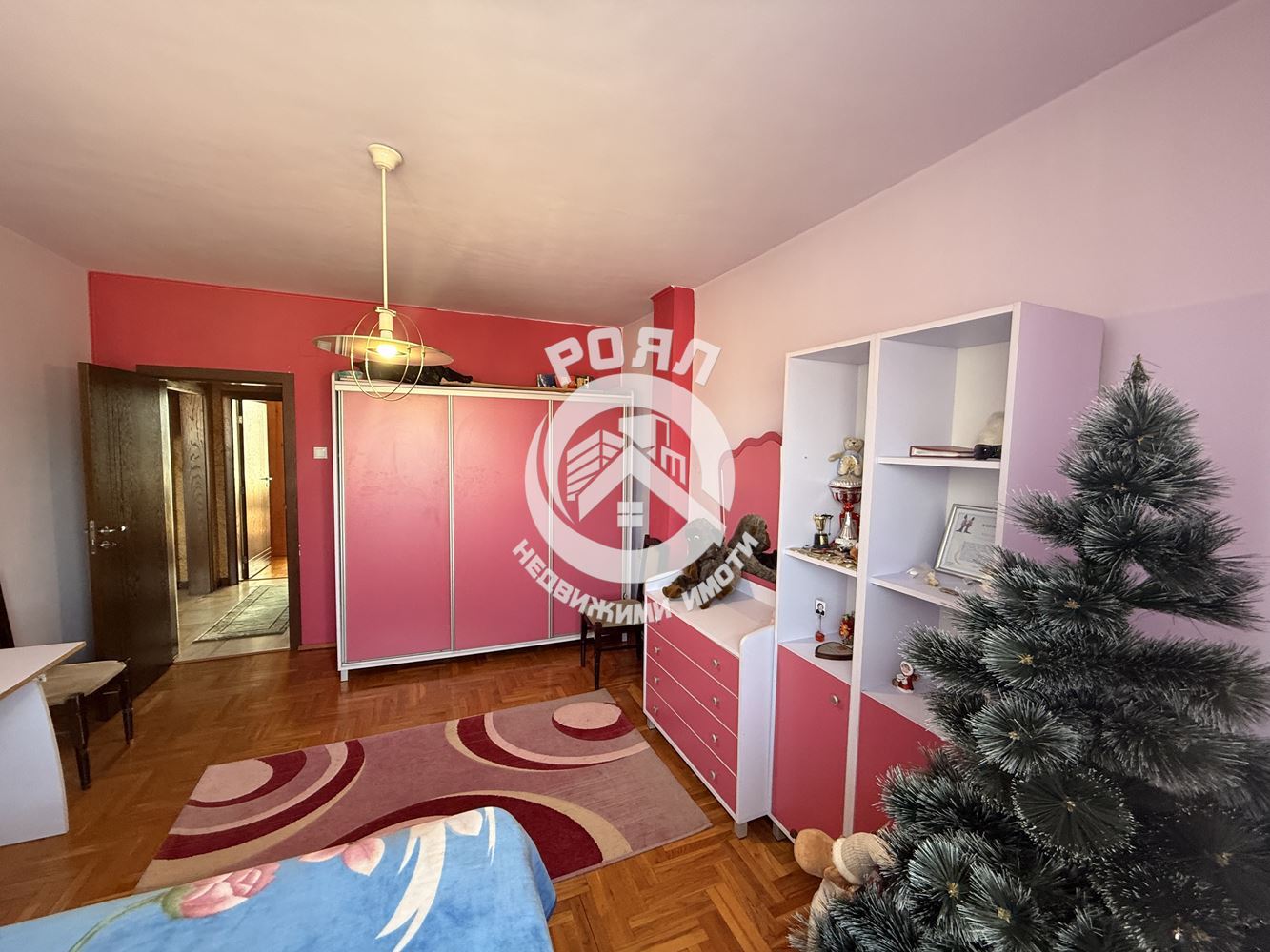 Роял имоти продава Ексклузивно тристаен апартамент в гр. Садово - 0