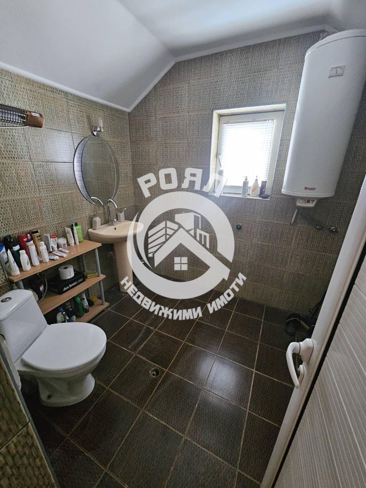 Роял Имоти продава Ексклузивно самостоятелна, обзаведена къща с двор в село Брестник, Пловдив - 0