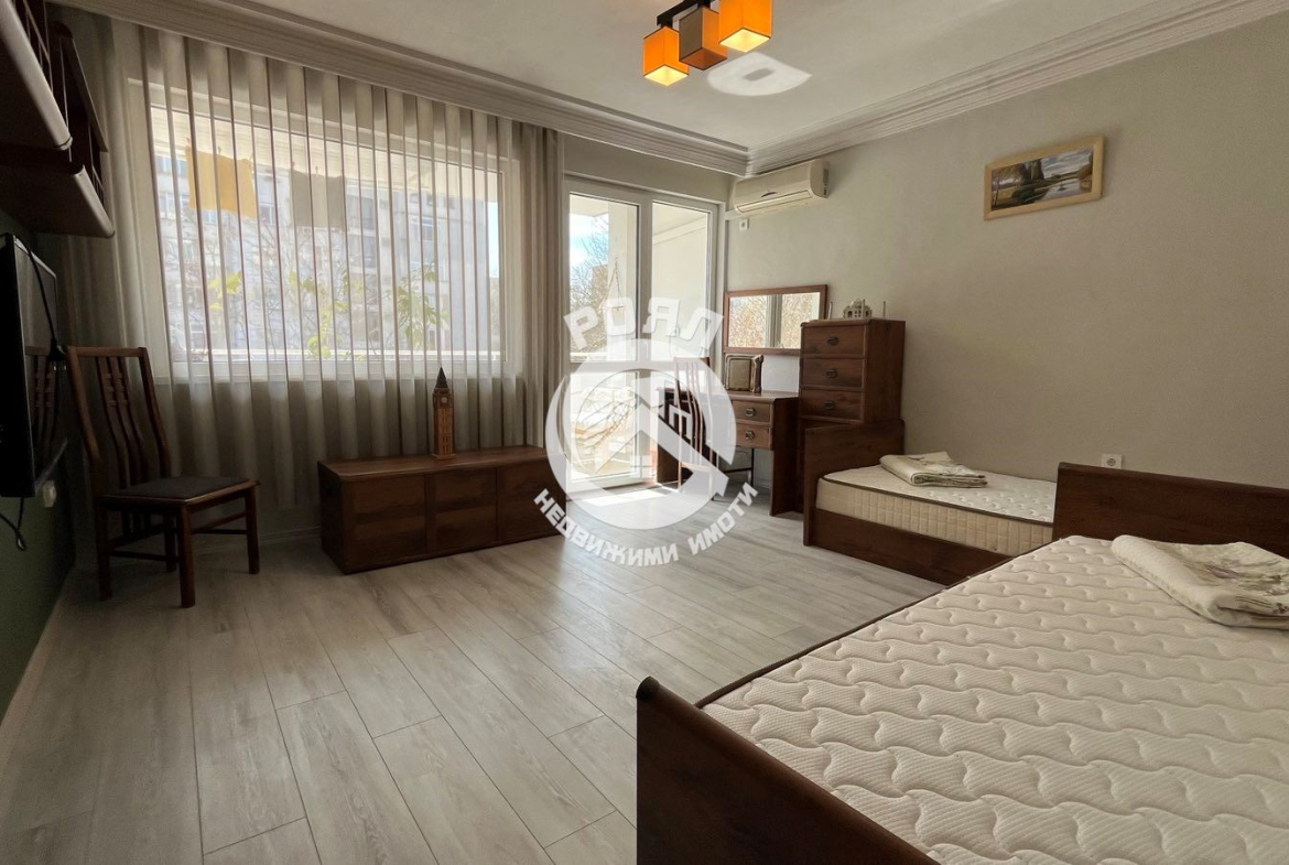 Роял Имоти отдава под наем четитистаен апаркамент в кв.Каменица - 0