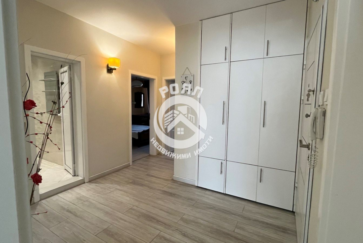 Роял Имоти отдава под наем четитистаен апаркамент в кв.Каменица - 0