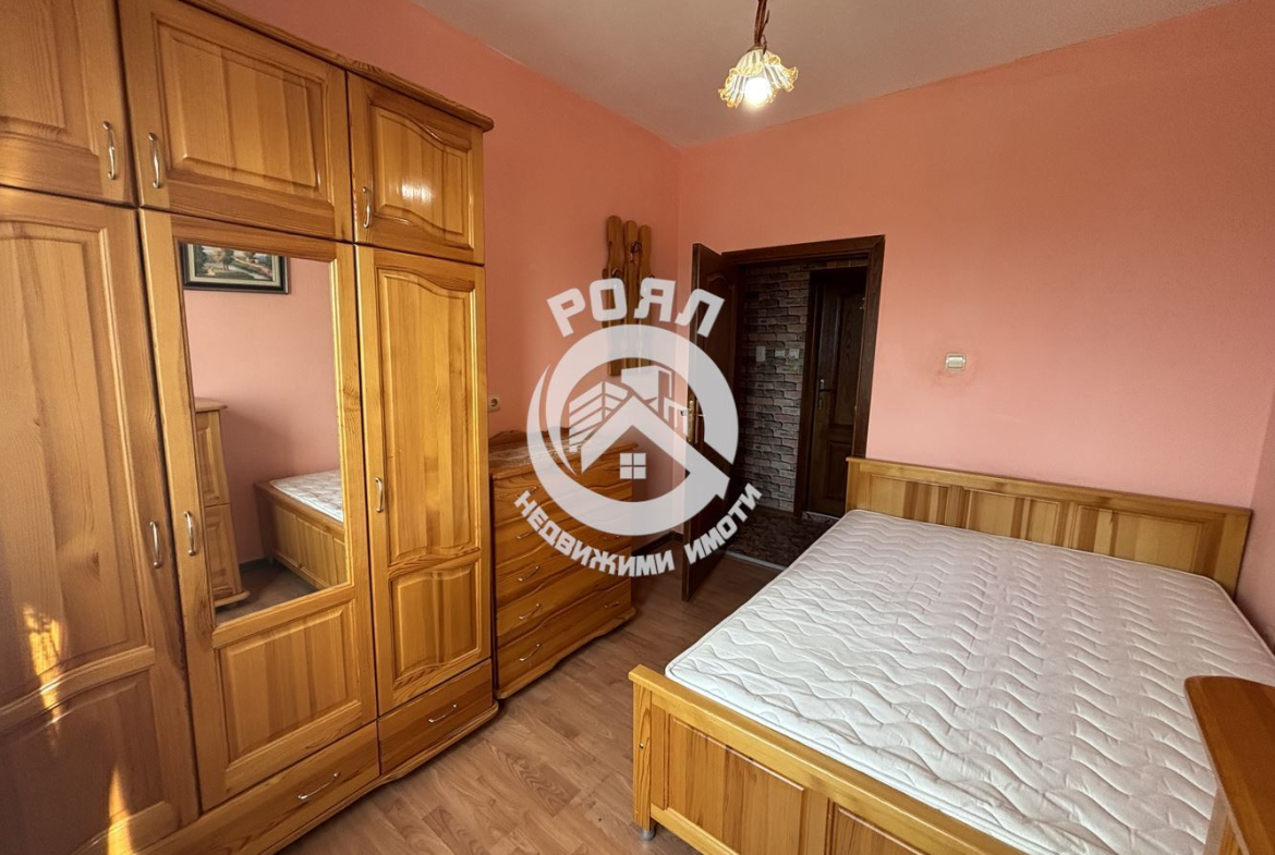 Роял Имоти продава ЕКСКЛУЗИВНО двустаен апартамент с три отделни помещения в кв. Южен, Пловдив - 0