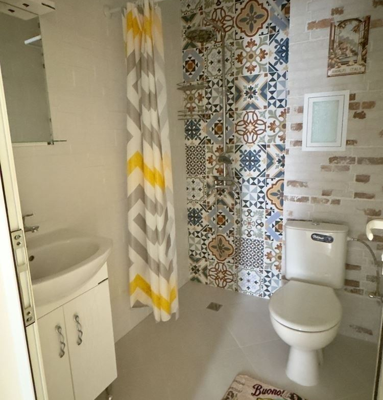 Роял Имоти продава двустаен, обзаведен апартамент,Коматевско шосе,Пловдив - 0