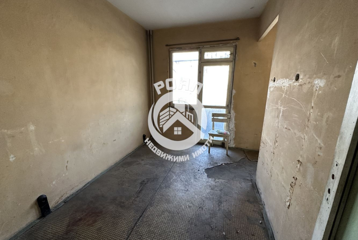 Роял Имоти продава Ексклузивно четиристаен апартамент на ул.Зенит в кв.Изгрев - 0