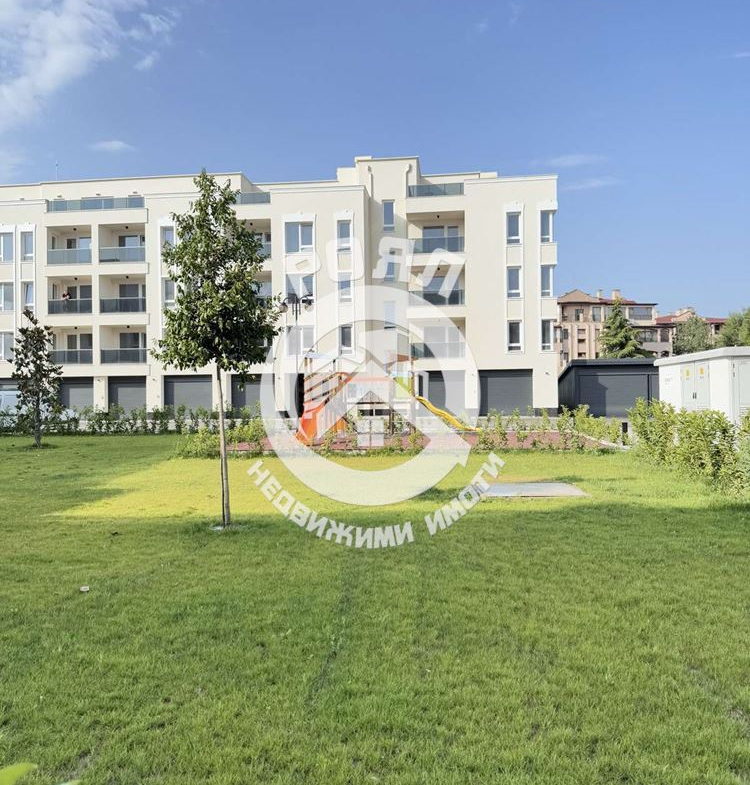 Роял имоти продава двустаен апартамент, Остромила, Пловдив - 0